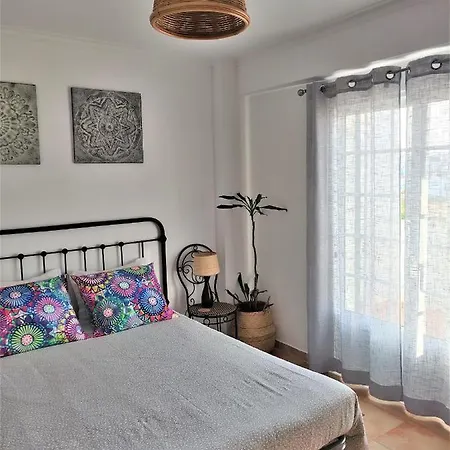 Top Floor Vista Mar Apartment *